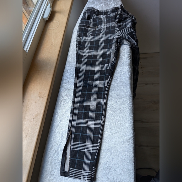 Torrid 10 Skinny Capri Ponte Stretchy Plaid Zippered Pant - Picture 9 of 12